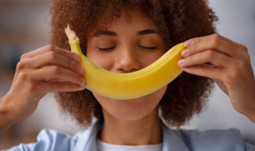 banana peel teeth whitening